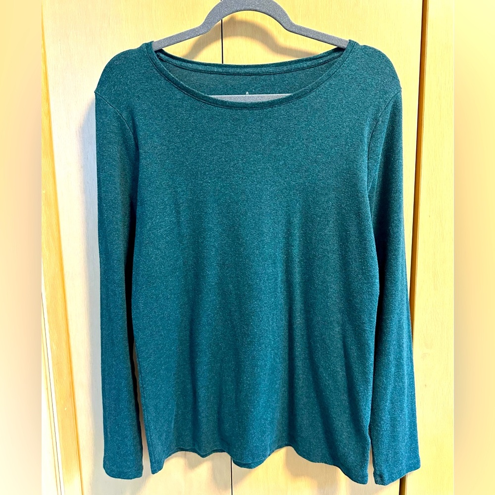 Wide-Neck Long-Sleeve Tee/Top
